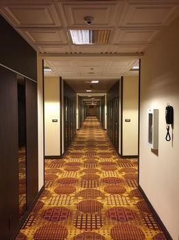 La Crystal Hotel