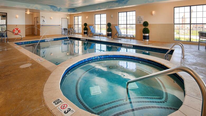 Hotel Best Western Plus Emerald Inn & Suites
