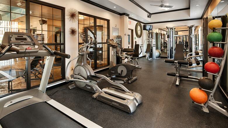Hotel Best Western Plus Emerald Inn & Suites