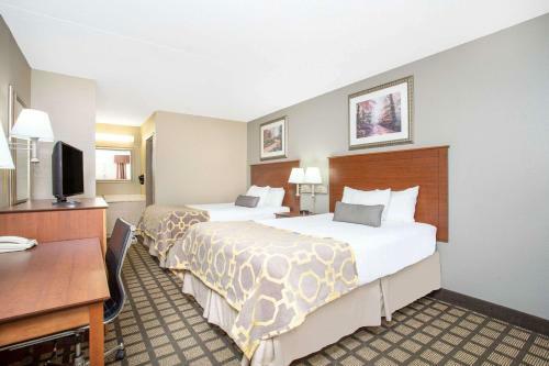 Hotel Baymont Inn And Suites Hays
