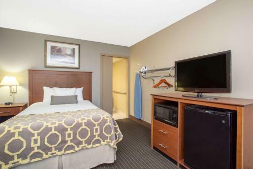 Hotel Baymont Inn And Suites Hays