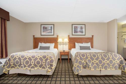 Hotel Baymont Inn And Suites Hays
