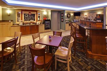 Americinn Hotel & Suites Fairfield