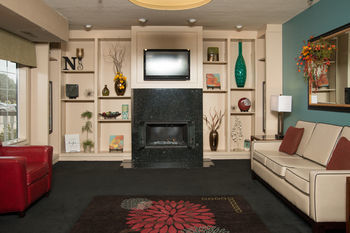 Hostal Northfield Inn, Suites & Conference Center