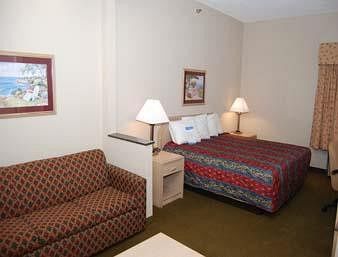 Hotel Baymont Inn & Suites Lawrence