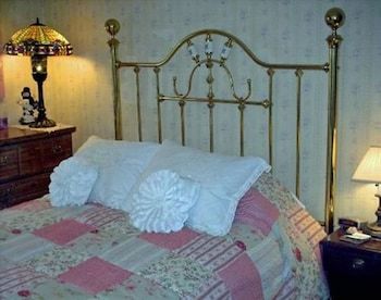 Bed & Breakfast Nichols Guest House B & B