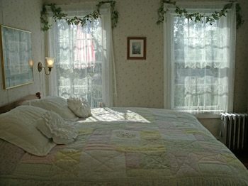 Bed & Breakfast Nichols Guest House B & B