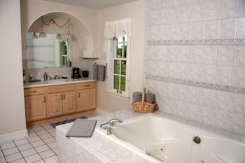 Bed & Breakfast Brightwood Inn Country Inn