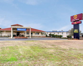Hotel Clarion Inn University