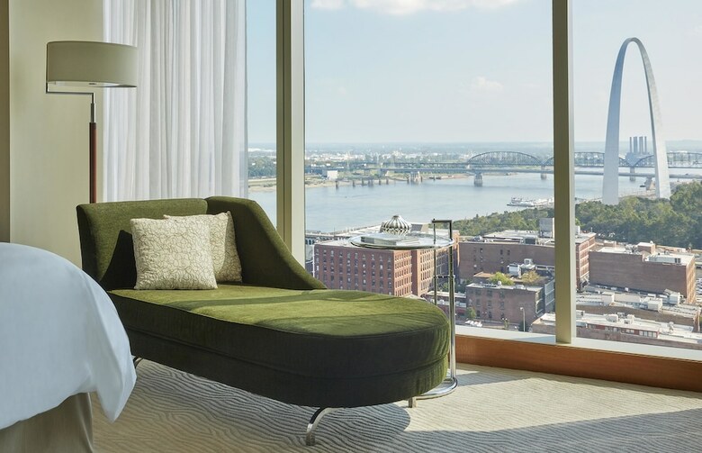 Four Seasons Hotel St Louis