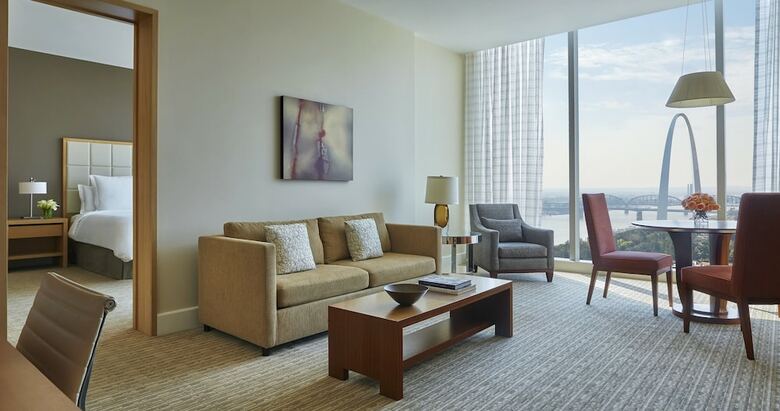 Four Seasons Hotel St Louis