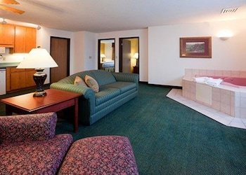 Hotel Quality Inn & Suites