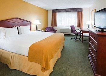Hotel Quality Inn & Suites