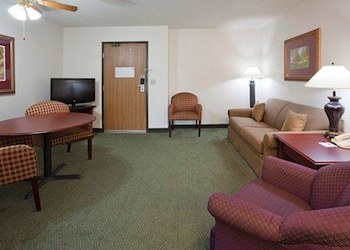 Hotel Quality Inn & Suites