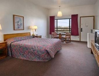 Super 8 Motel Wells