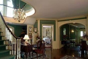 Bed & Breakfast Montague Inn