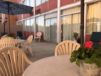 Hotel A Victory Inn & Suites- Muskegon