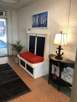 Hotel A Victory Inn & Suites- Muskegon