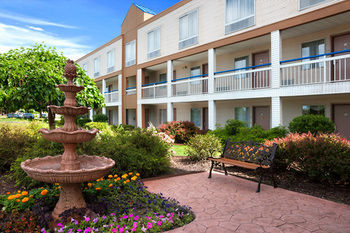 Hotel Howard Johnson Romulus, Detroit Metro Airport