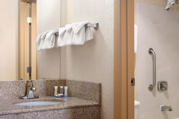 Hotel Howard Johnson Romulus, Detroit Metro Airport