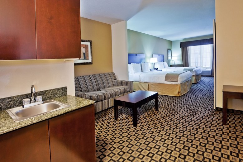 Holiday Inn Express Hotel & Suites Clovis