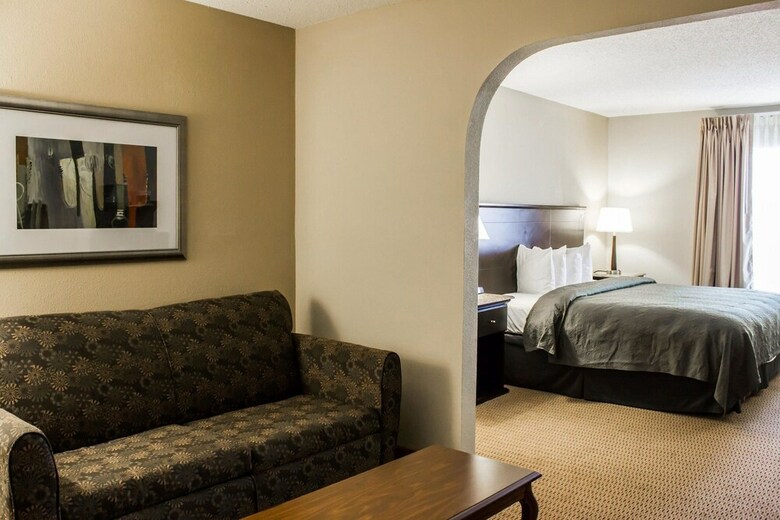 Hotel Quality Inn And Suites