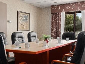 Hotel Wingate By Wyndham Fayetteville