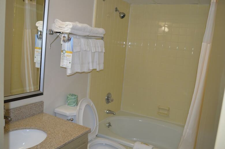 Hotel Quality Inn & Suites