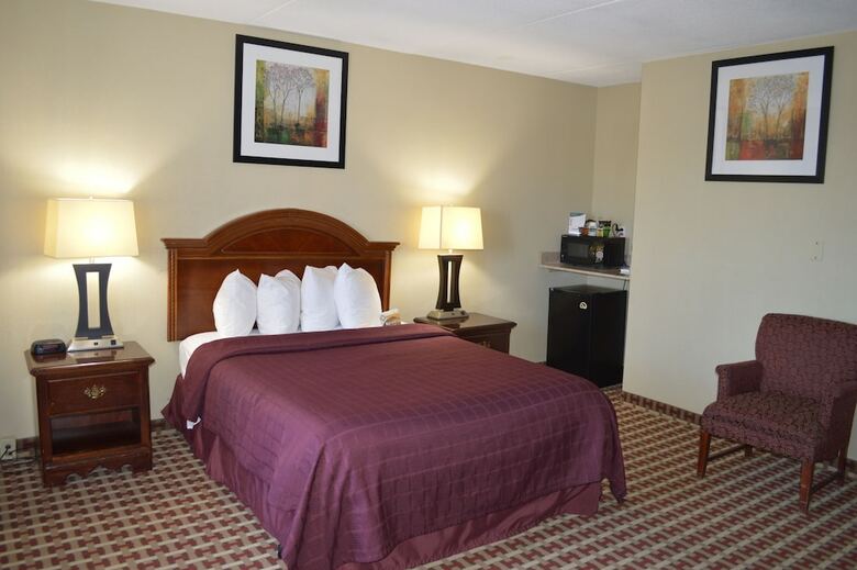 Hotel Quality Inn & Suites