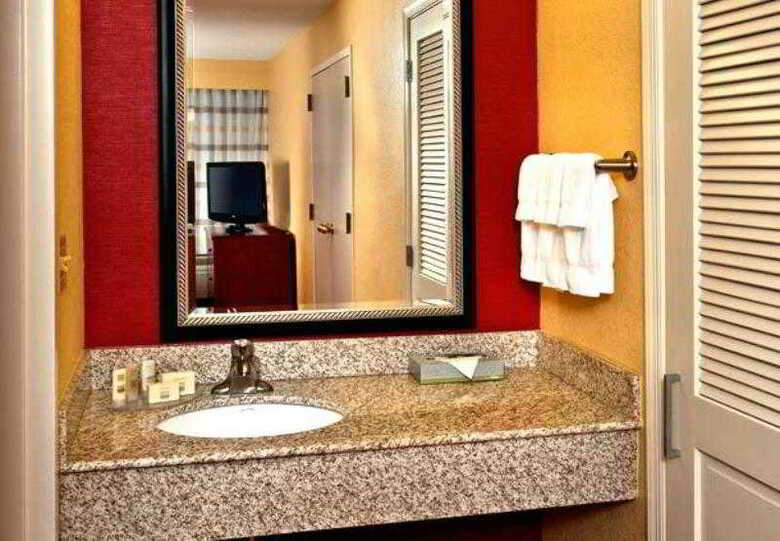 Hotel Courtyard By Marriott Fayetteville