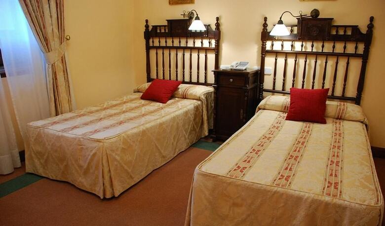Hotel Alvar Fa�ez