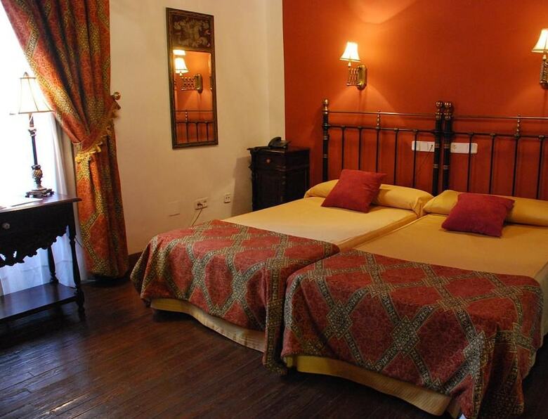 Hotel Alvar Fa�ez