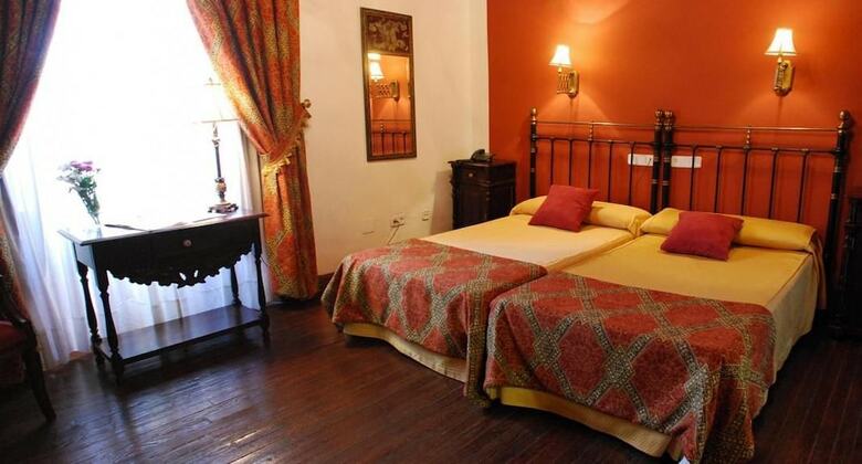 Hotel Alvar Fa�ez