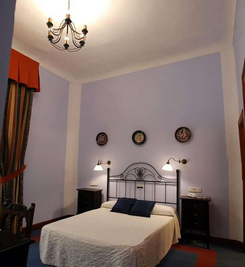 Hotel Alvar Fa�ez