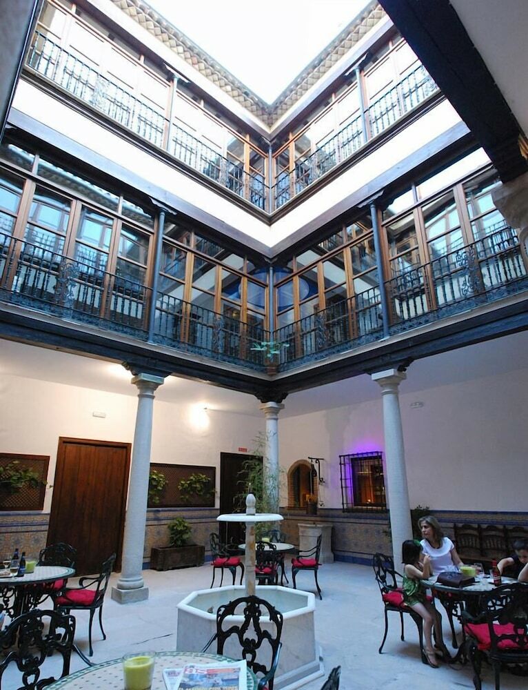 Hotel Alvar Fa�ez