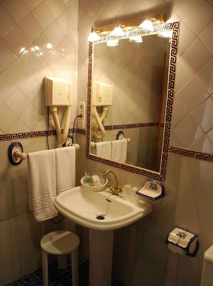 Hotel Alvar Fa�ez