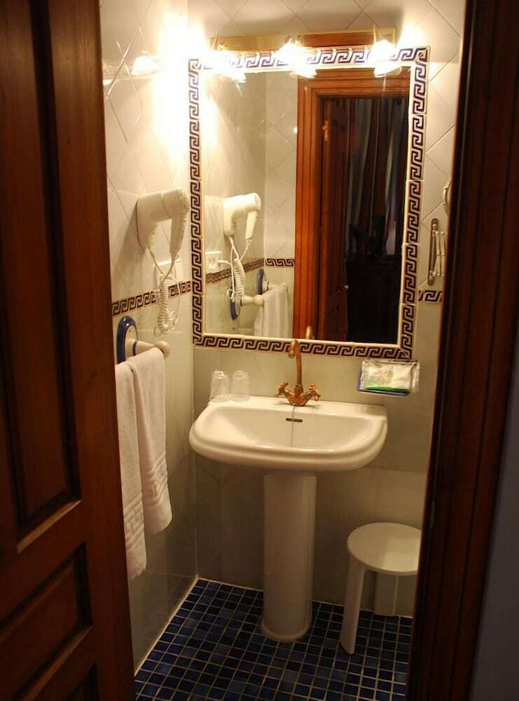 Hotel Alvar Fa�ez