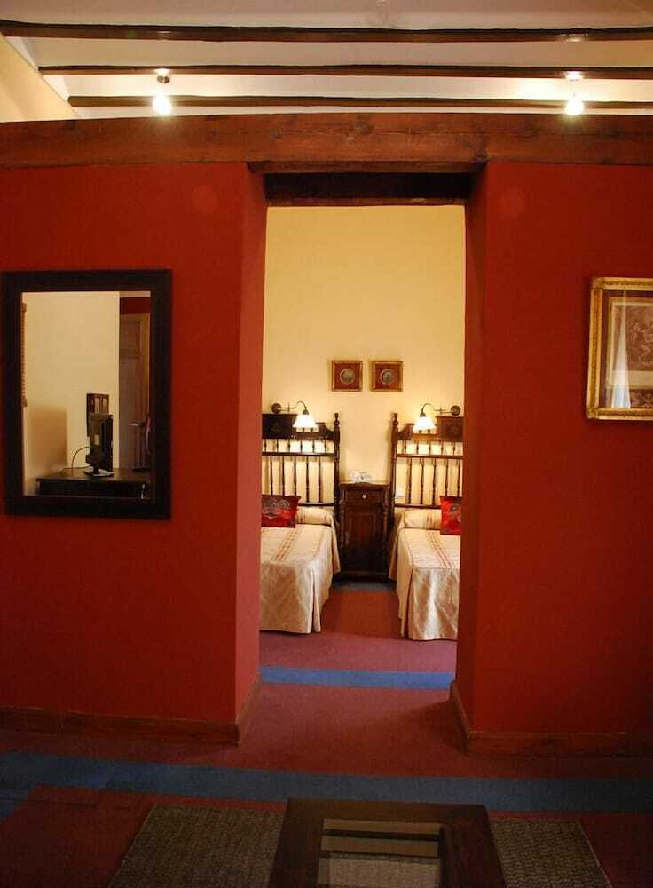 Hotel Alvar Fa�ez