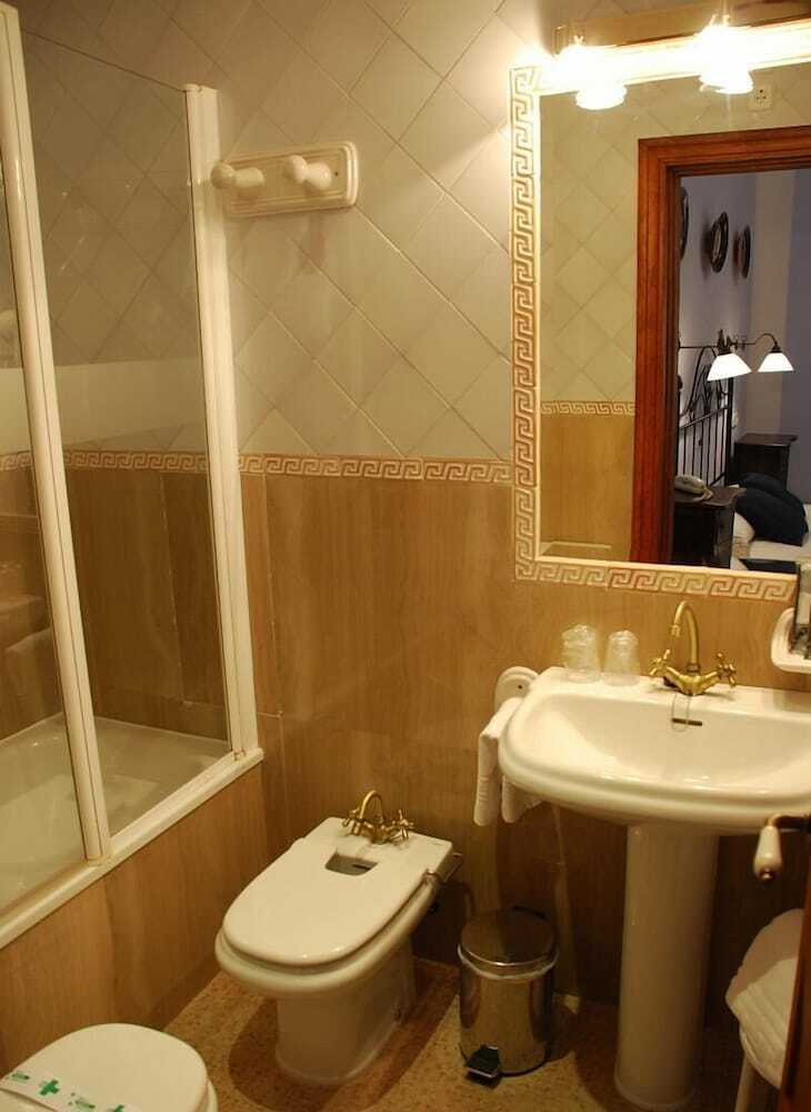 Hotel Alvar Fa�ez