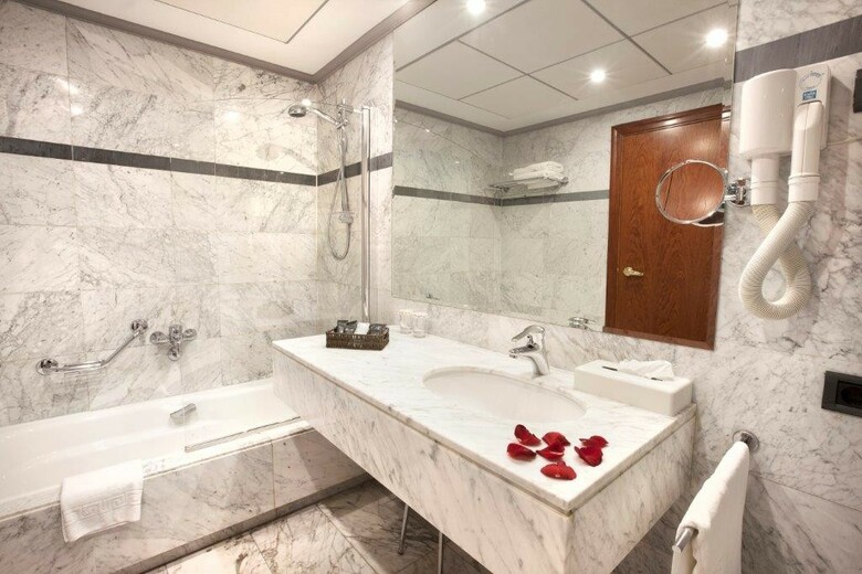 Hotel Gran Via