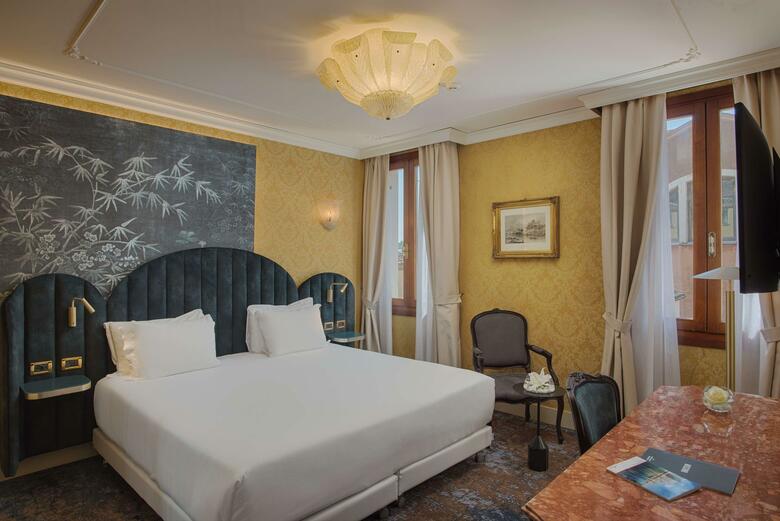 Hotel NH Venezia Santa Lucia