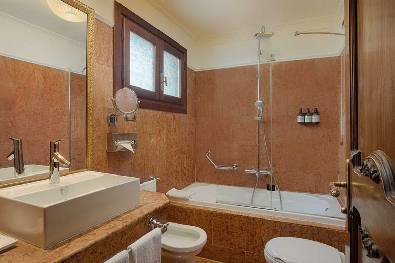Hotel NH Venezia Santa Lucia