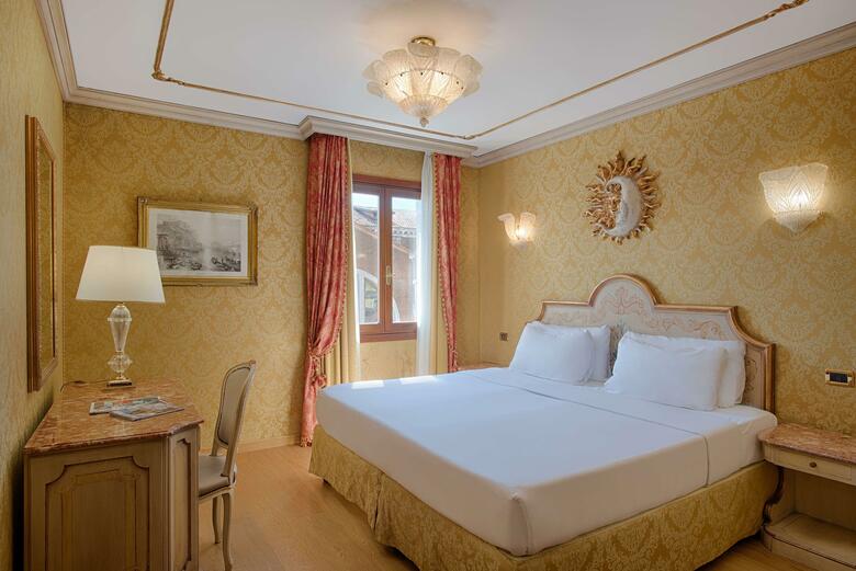 Hotel NH Venezia Santa Lucia
