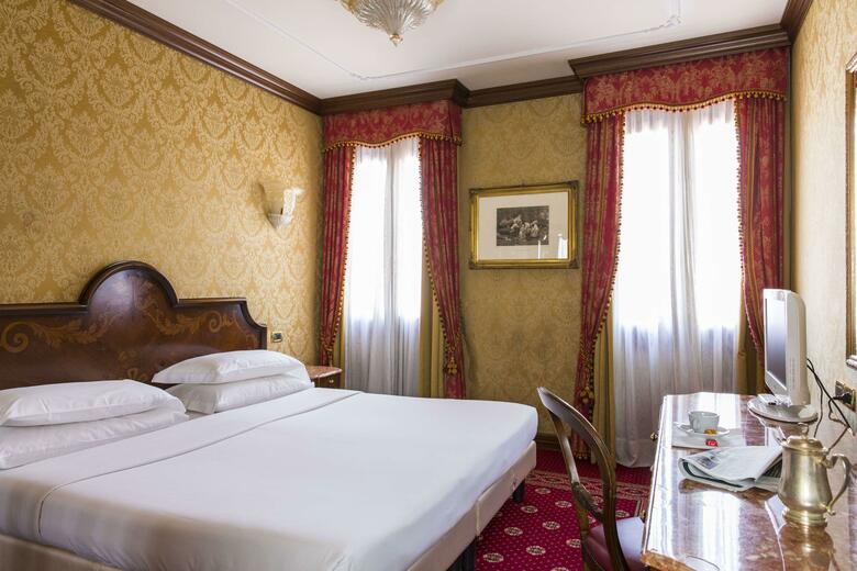 Hotel NH Venezia Santa Lucia
