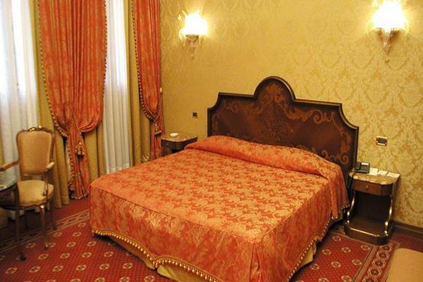Hotel NH Venezia Santa Lucia