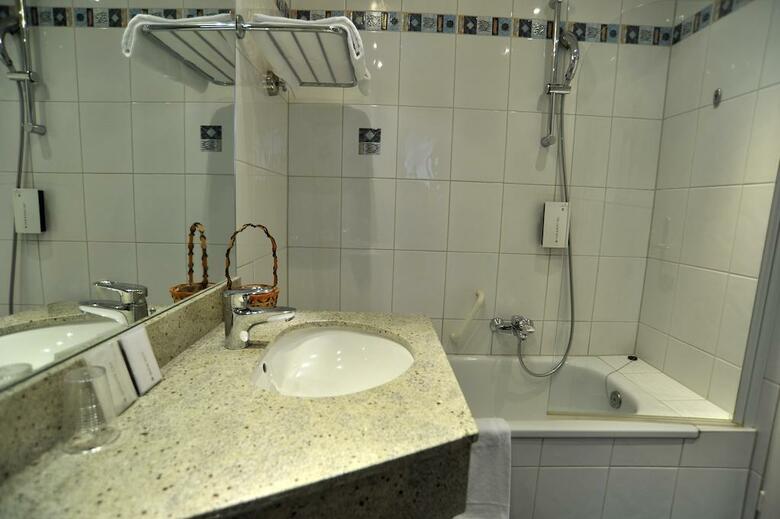 Hotel Golden Tulip Central Molitor