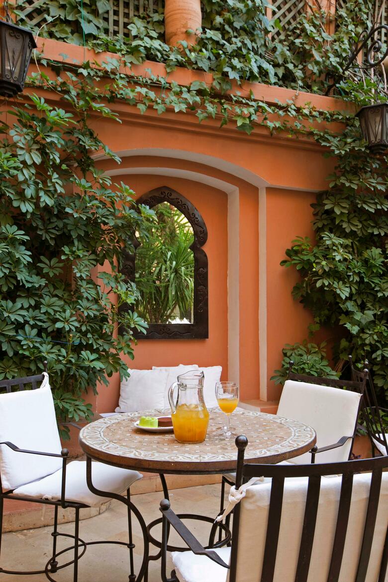 Hotel Nassim