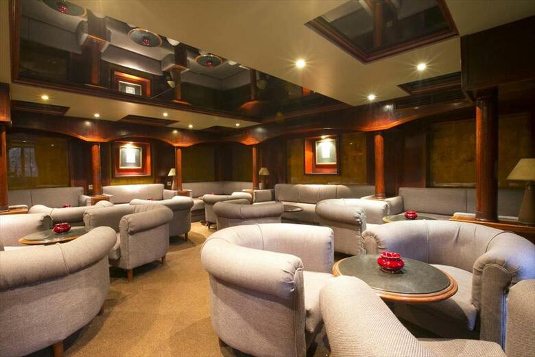Hotel Nassim