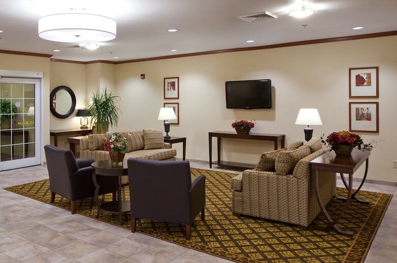Hotel Candlewood Suites Minot