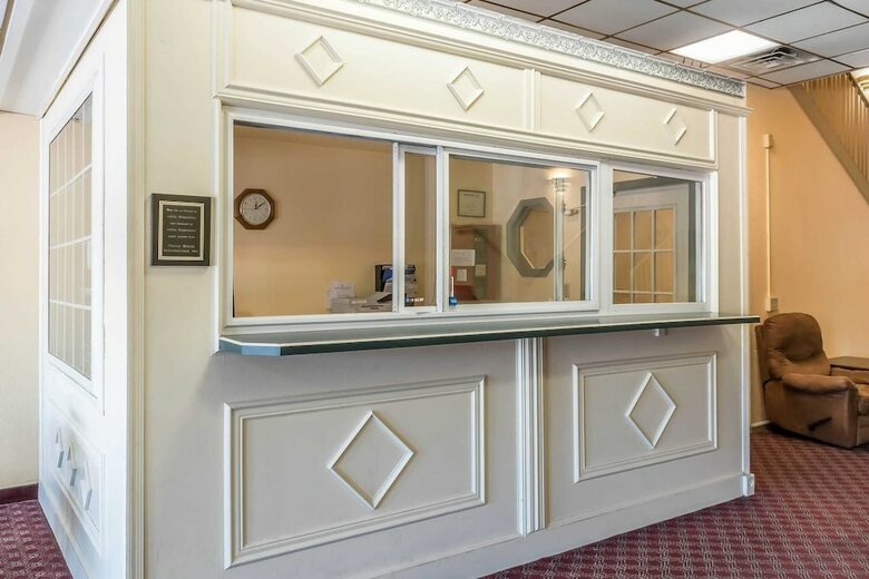 Hotel Econo Lodge Airport